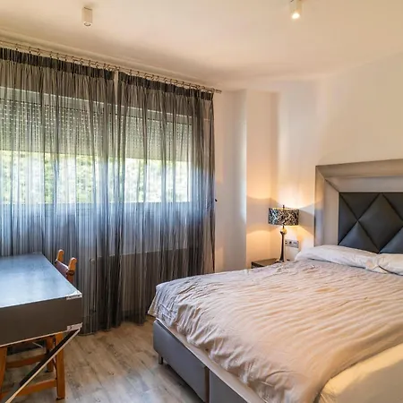 Gorgeous In بيت للعطل ماربيا